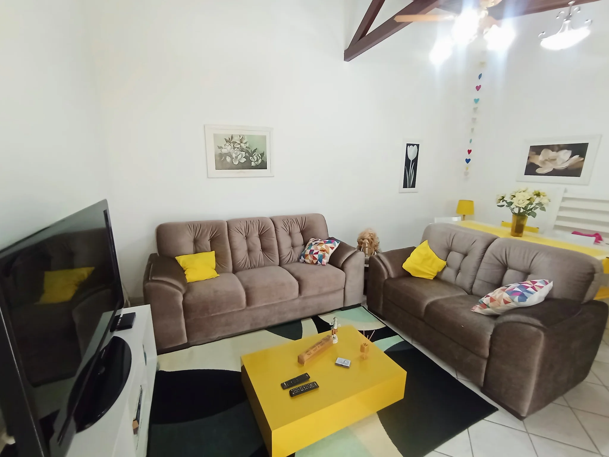 Casa à venda com 4 dormitórios no Residencial Doutor Lessa em Pindamonhangaba/SP. 