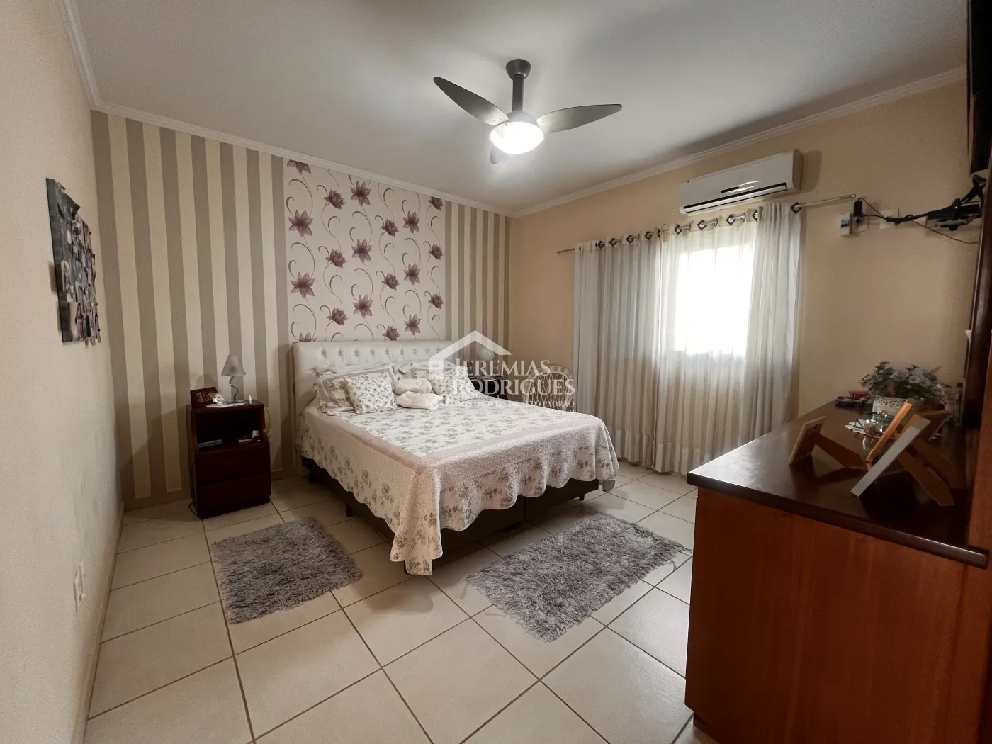 Casa com 4 dormitórios, 305 m² - Condomínio Taubaté Village - Taubaté/SP.