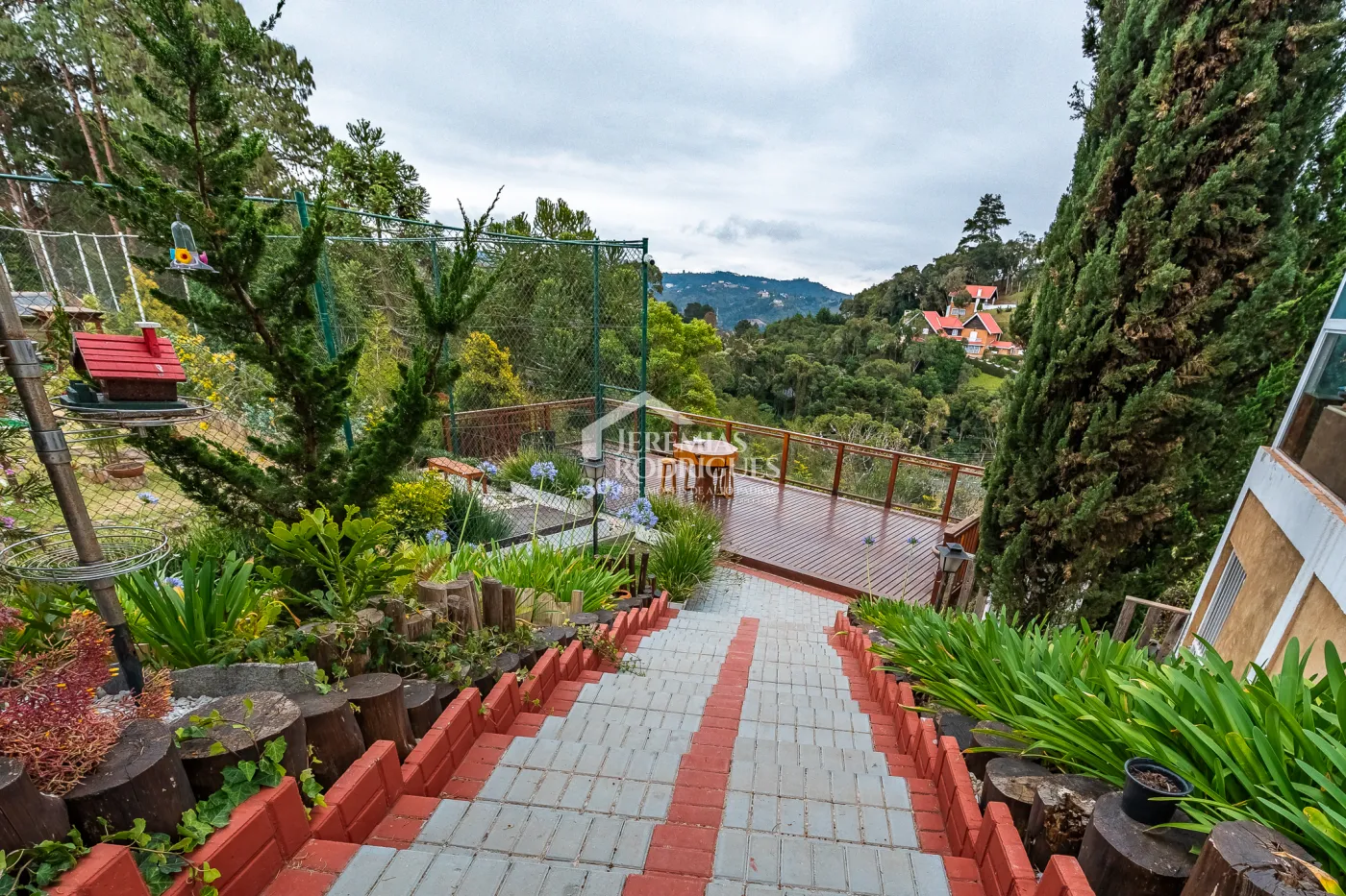 Casa com 5 suítes, 950 m² - Alto do Capivari - Campos do Jordão/SP