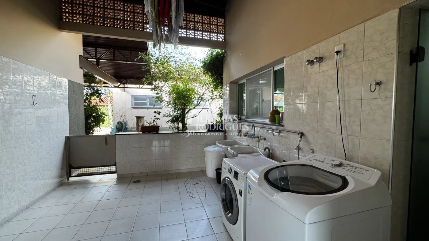 Casa à venda com 6 dormitórios no Condomínio Vale do Sol em Tremembé/SP