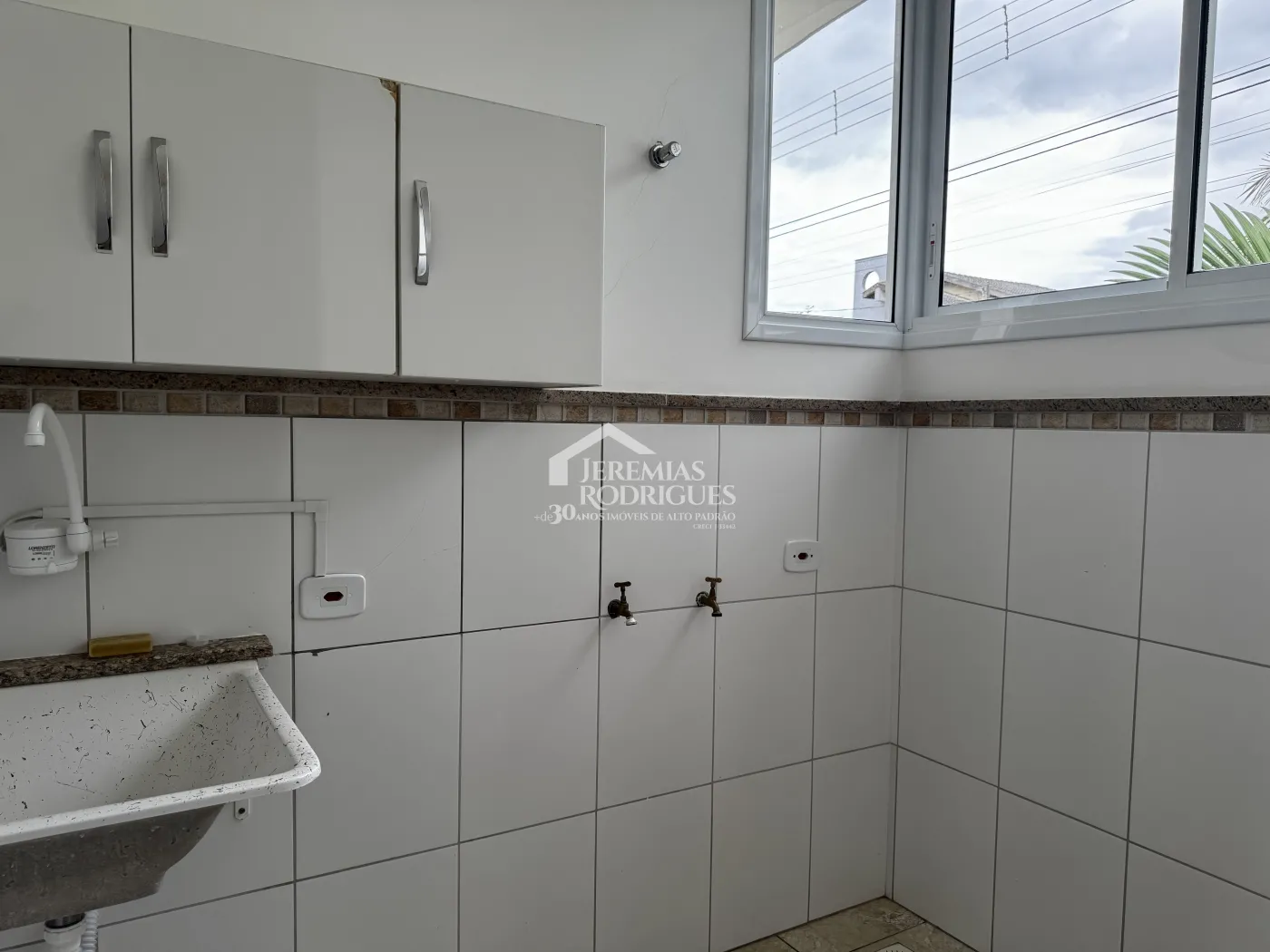 Casa para venda e locação com 3 suítes no Condomínio Real Ville em Pindamonhangaba/SP