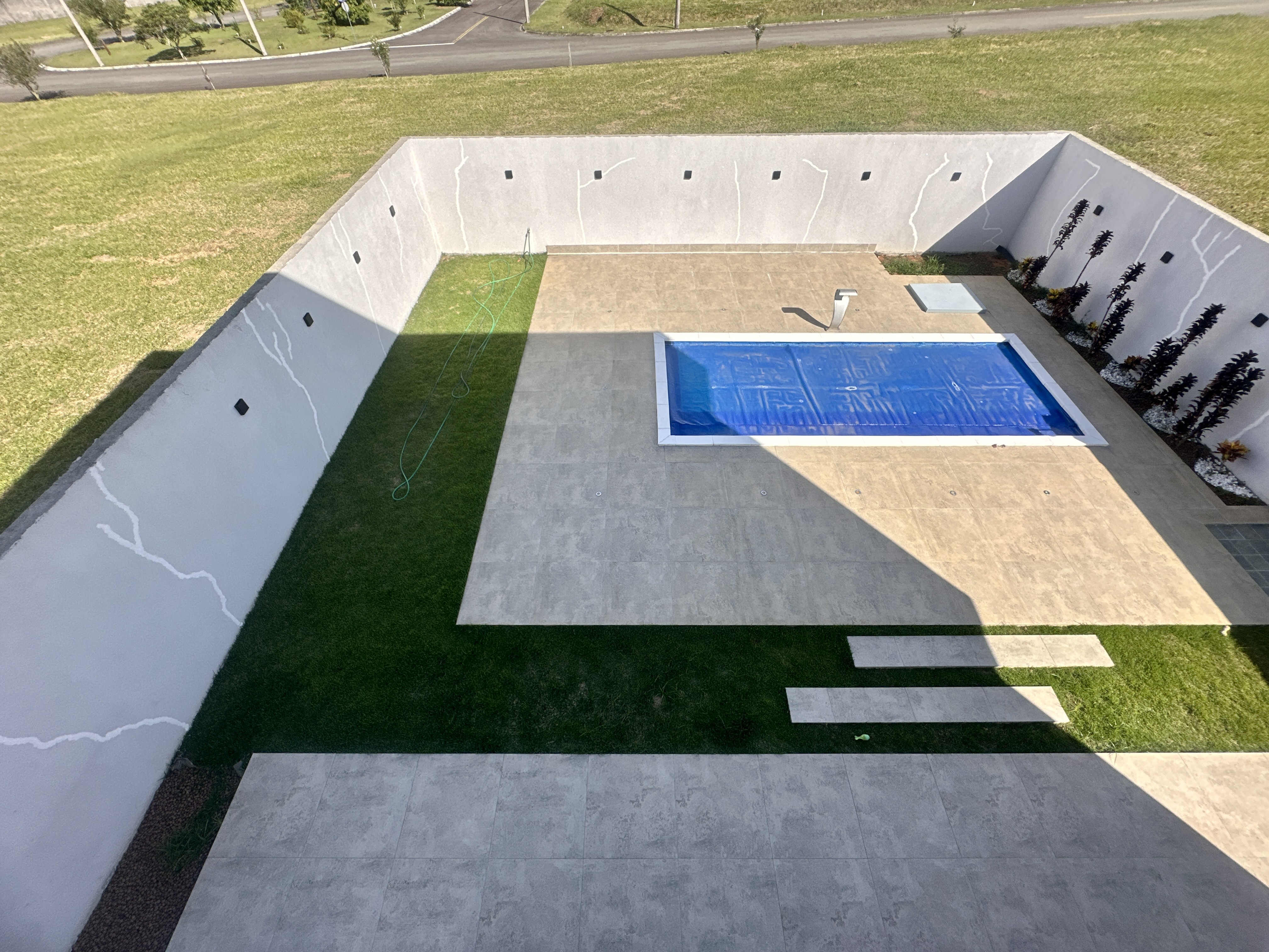 Casa à venda com 4 dormitórios no Condomínio Bella Vitta em Caçapava/SP.