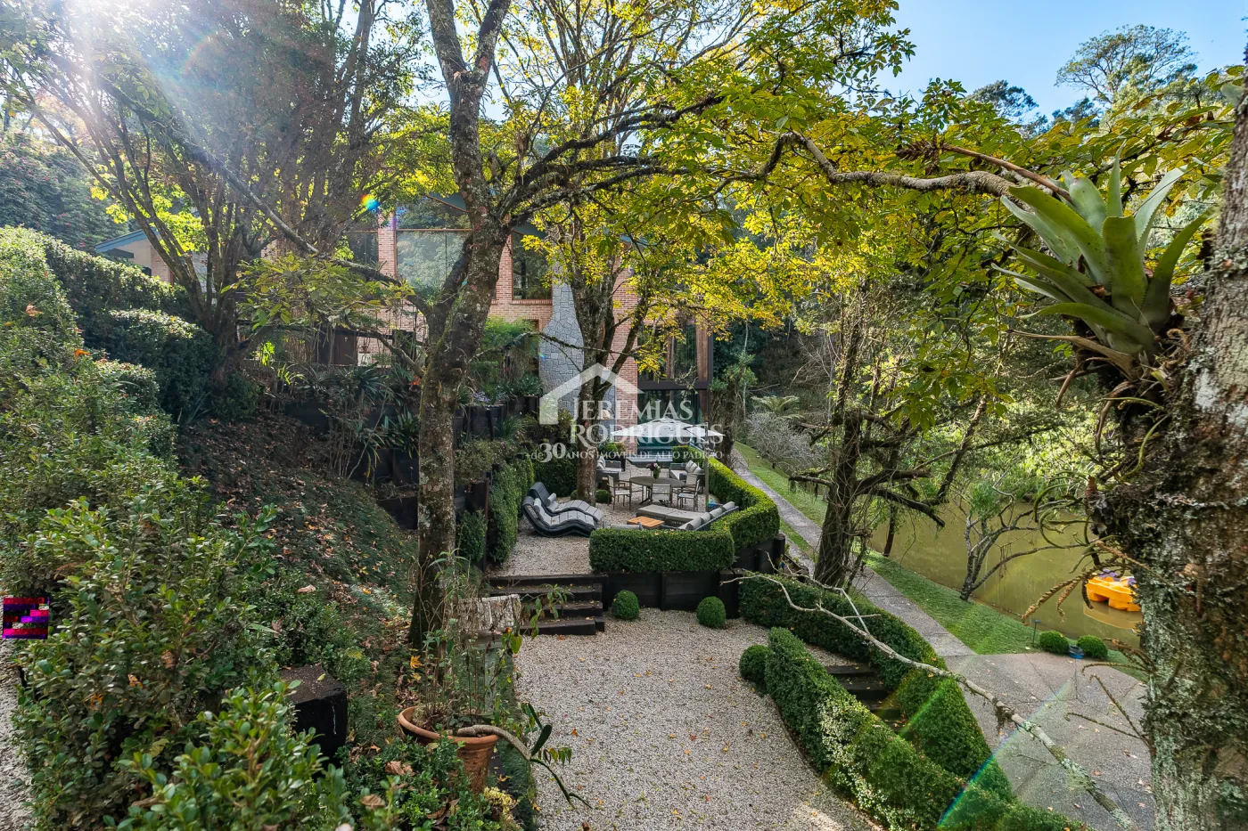 Casa com 7 suítes, 770 m² - Pedra do Fogo - Campos do Jordão/SP.