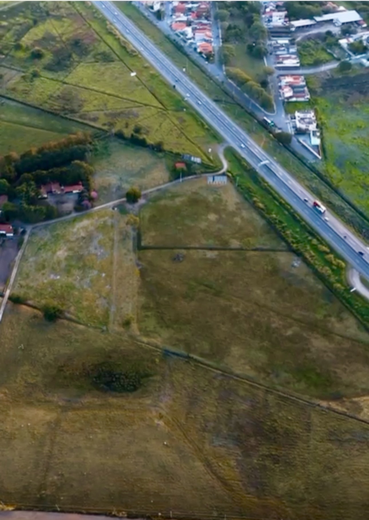 Área à venda com 16,3870 ha no bairro Feital em Pindamonhangaba/SP.