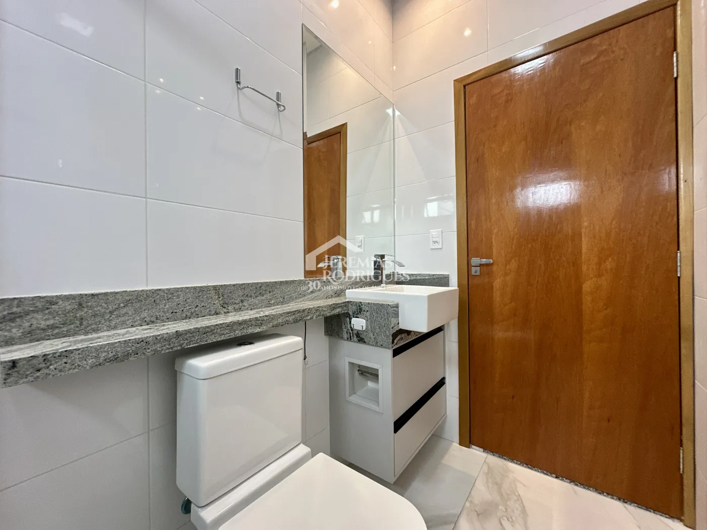 Casa com 3 dormitórios, 169,20 m² - Condomínio Ouro Ville - Taubaté/SP.