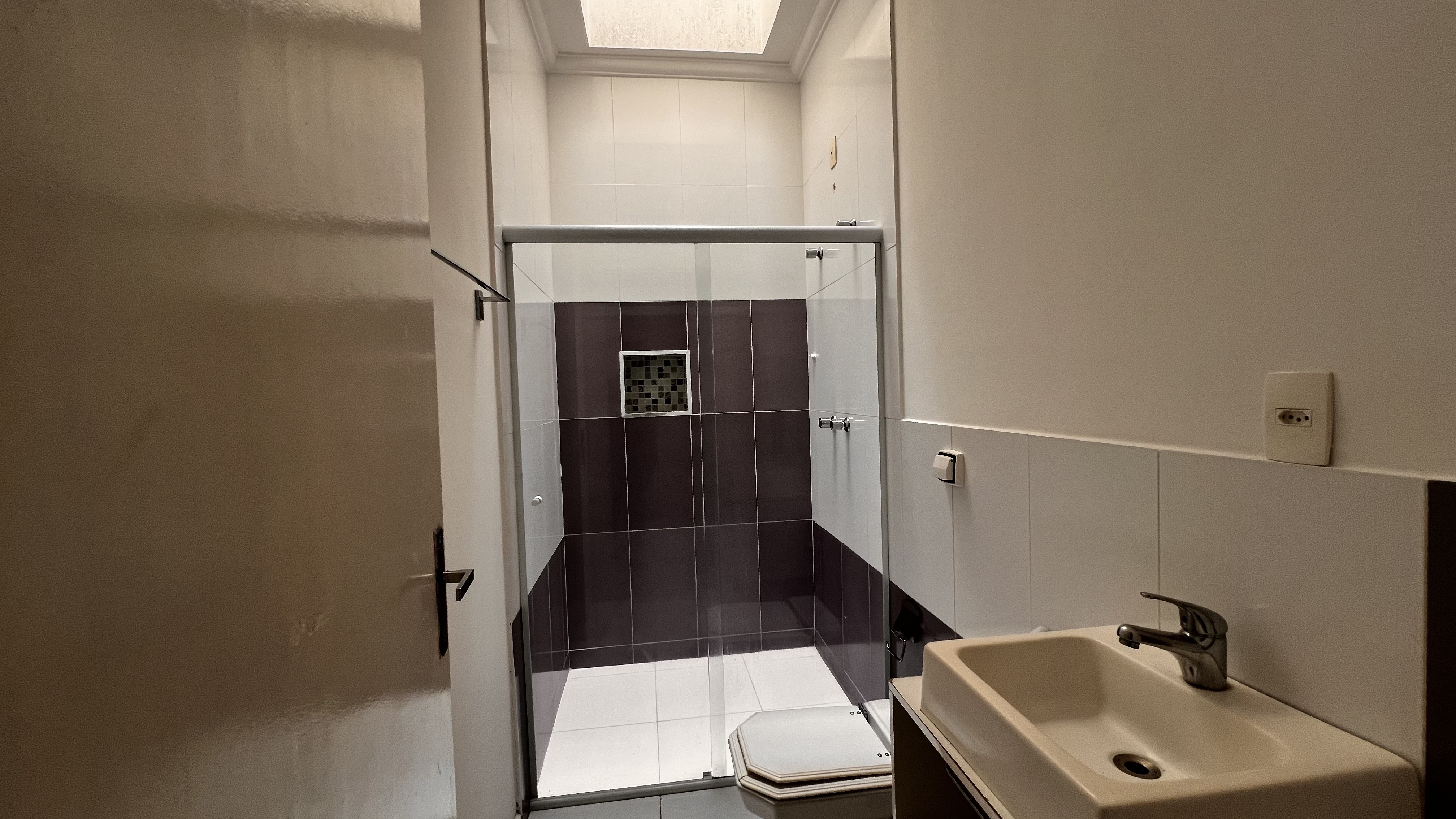 Casa à venda com 4 suítes no Condomínio Campos do Conde II em Tremembé/SP.