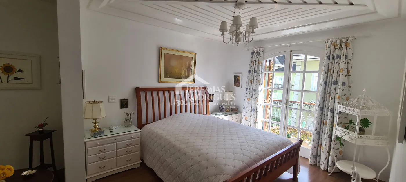 Apartamento à venda com 4 suítes no Edifício Evergreen em Campos do Jordão/SP