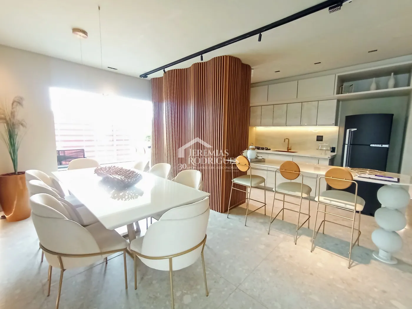 Apartamento à venda com 3 dormitórios, 117 m² no Condomínio Tríade Century Plaza em Taubaté/SP.