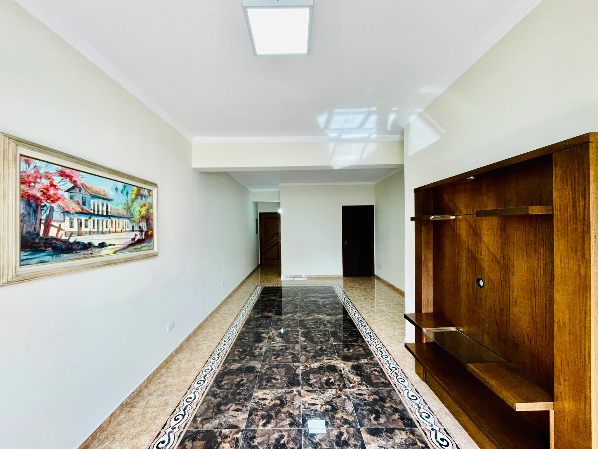 Apartamento para venda com 5 dormitórios no Edifício Olimpia em Taubaté/SP. 