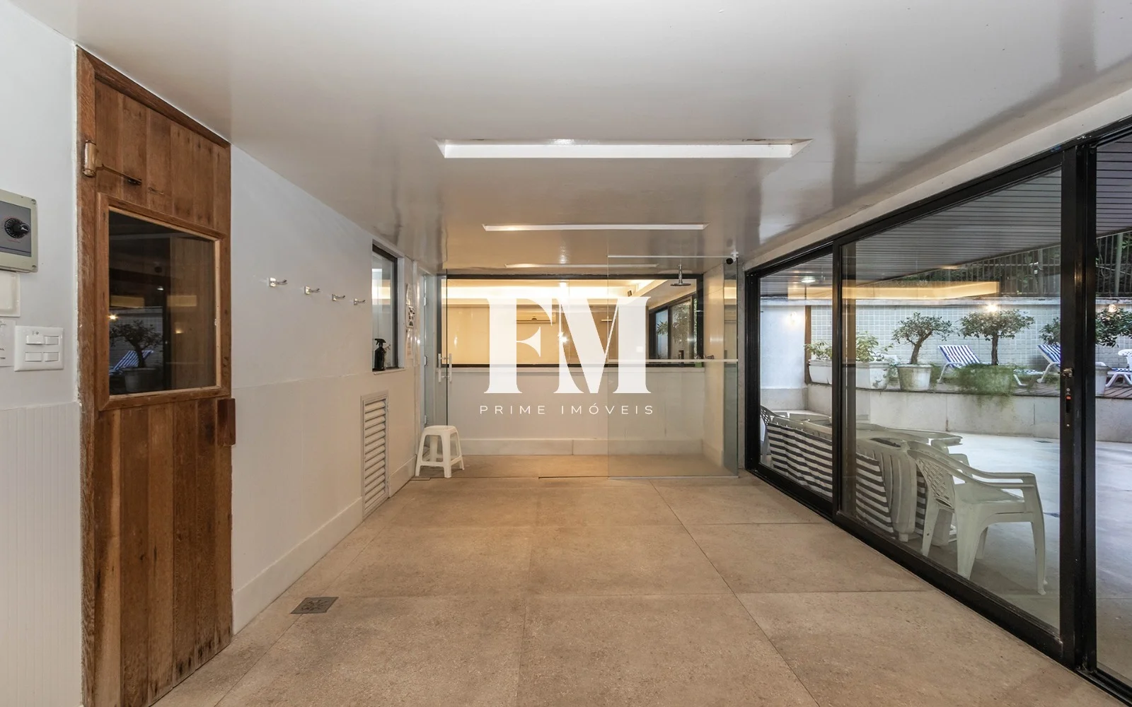 Leblon | Rua Aperana | 2 Quartos (1 Suíte) | 79m² com Varanda e Vaga a Poucos Metros da Praia - foto 40