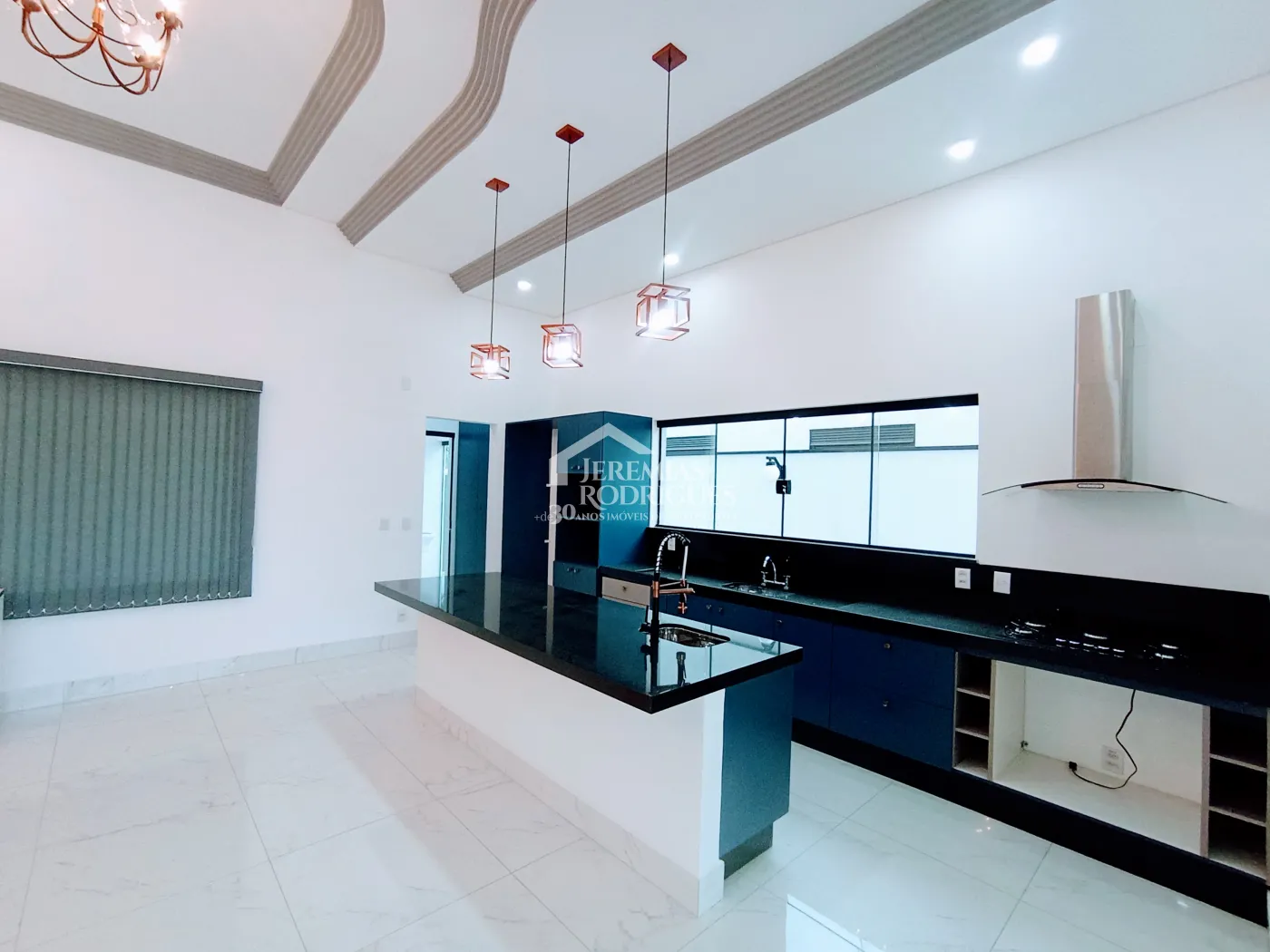 Casa para venda e locação com 3 dormitórios, no Condomínio Colonial Village II em Pindamonhangaba/SP