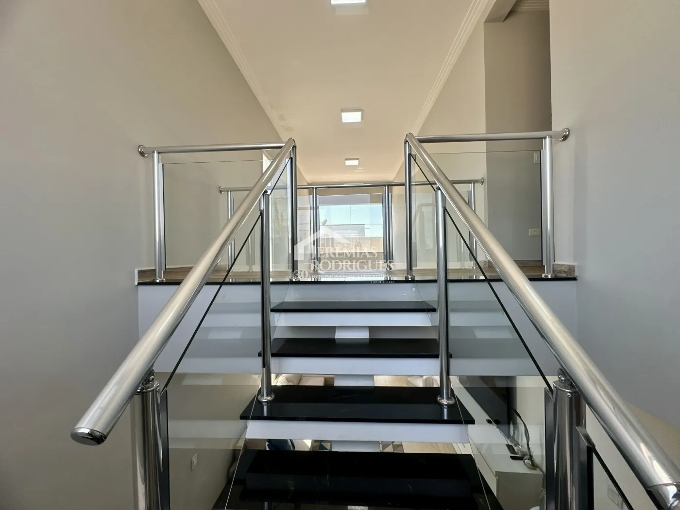 Casa para venda e locação com 3 dormitórios no Condomínio Tecoara em Taubaté/SP.