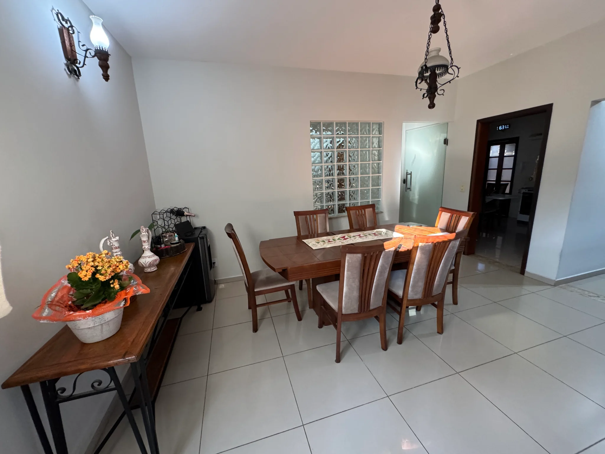 Casa à venda no bairro Jardim Residencial Doutor Lessa em Pindamonhangaba/SP. 