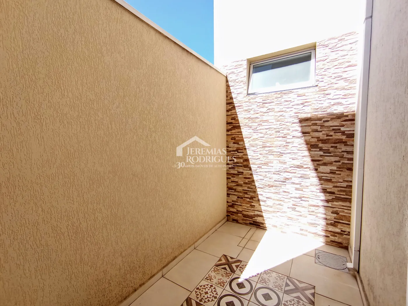 Casa para venda com 3 dormitórios no Condomínio Campos Do Conde II Versailles em Tremembé/SP