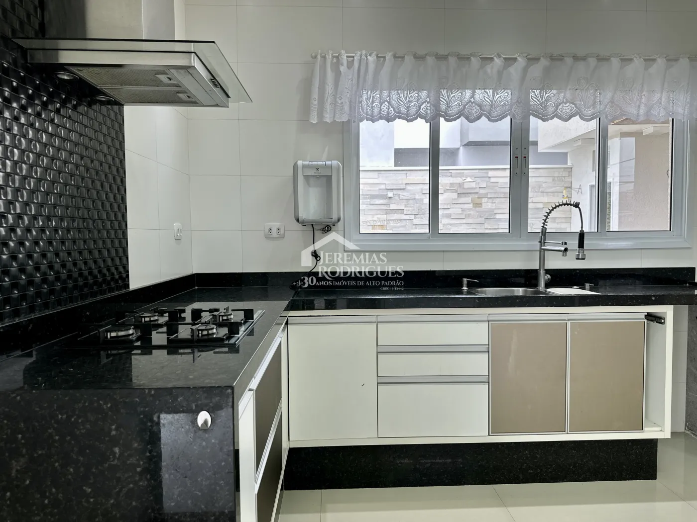 Casa com 3 dormitórios, 237 m² - Campos do Conde Chamboard - Tremembé/SP.