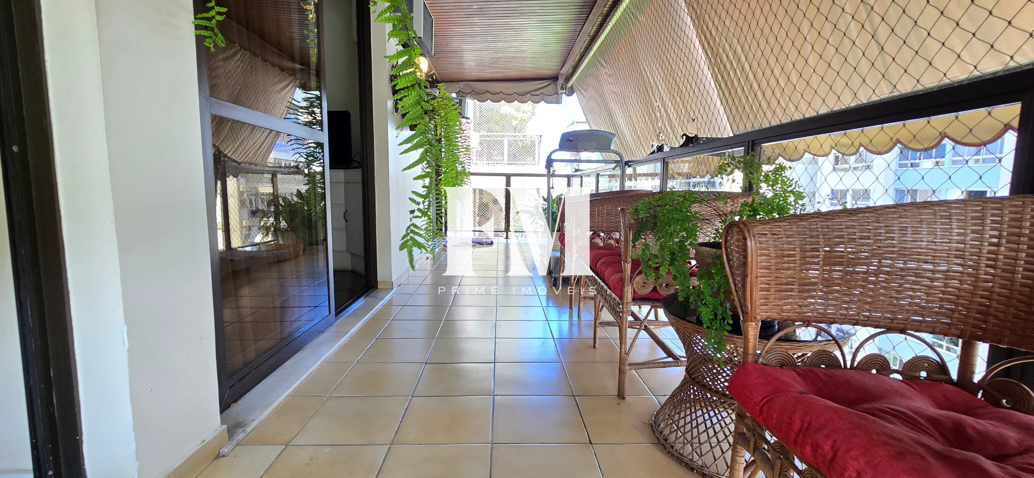 Apartamento à venda, Rua santa Clara, junto ao Bairro Peixoto, Copacabana! Aproximadamente 162m², V
