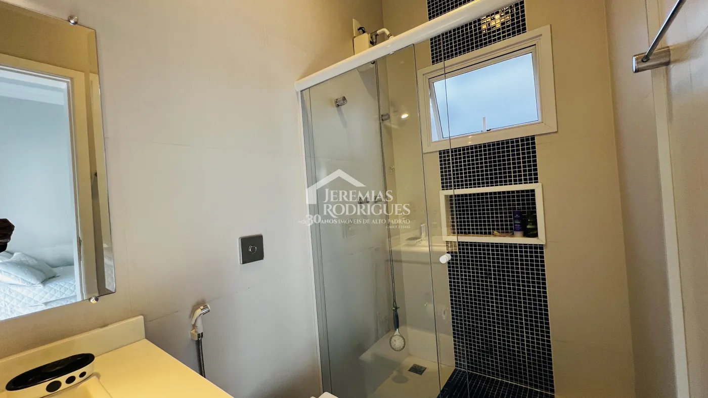 Casa à venda com 3 suítes no Condomínio Campos do Conde II Chambord em Tremembé/SP