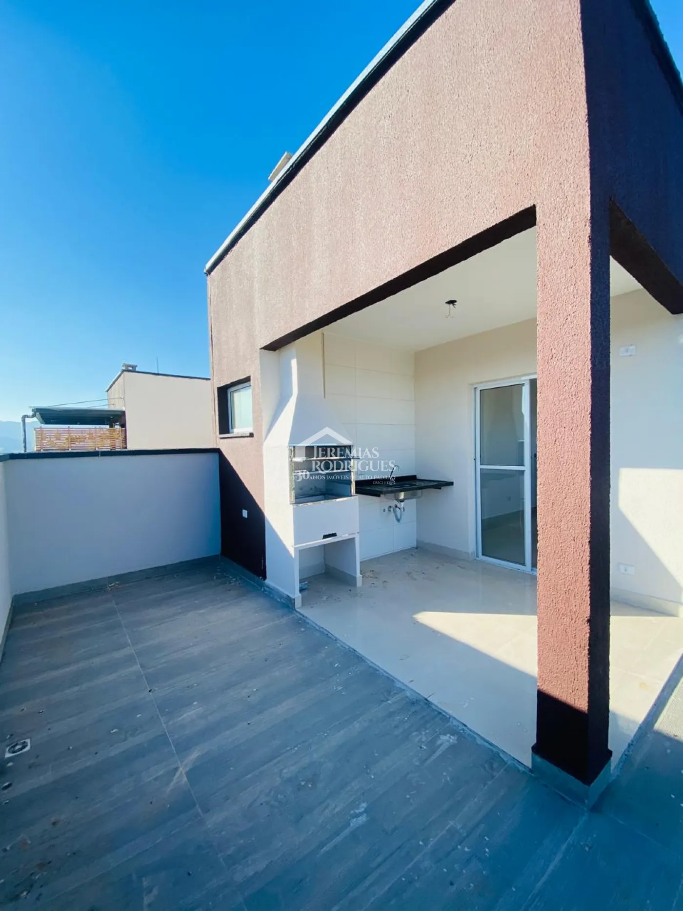 Apartamento à venda com 3 dormitórios, 122 m² no Condomínio Palmeira Real Village em Pindamonhangaba/SP.