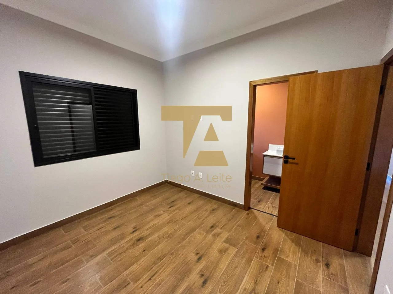 Casa Térrea à Venda no Condomínio Pérola do Vale Tremembé – 3 Suítes, Piscina e Alto Padrão no Vale do Paraíba