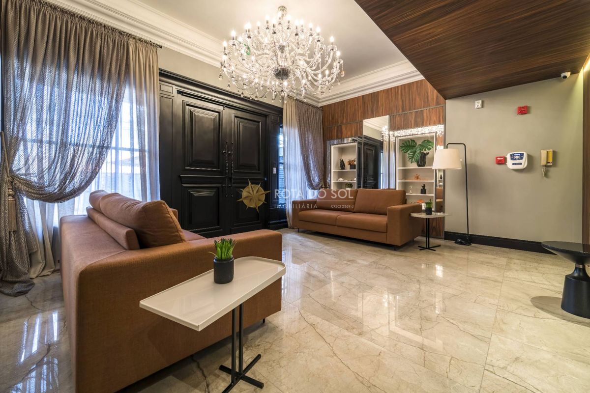 Residencial La Victoria apartamento 3 Suítes e 3 Vagas em Meia Praia Itapema SC