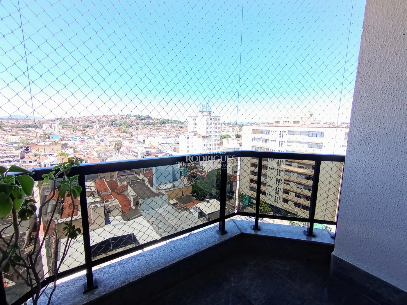 Apartamento para venda com 2 suítes no Edifício Rosa Abirached em Taubaté/SP