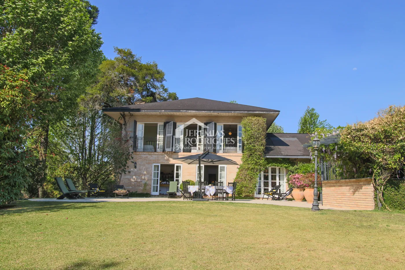 Sobrado com 6 suítes, 615 m² - Vila Inglesa - Campos do Jordão/SP.