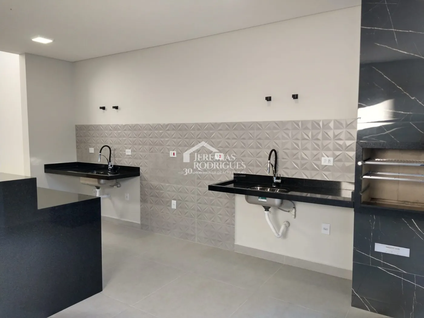 Casa à venda com 2 dormitórios no Condomínio Barão de Tremembé em Tremembé/SP