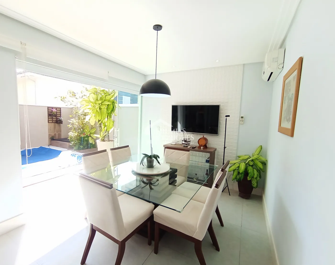 Casa à venda com 4 suítes no Condomínio Altos da Serra VI em São José dos Campos/SP