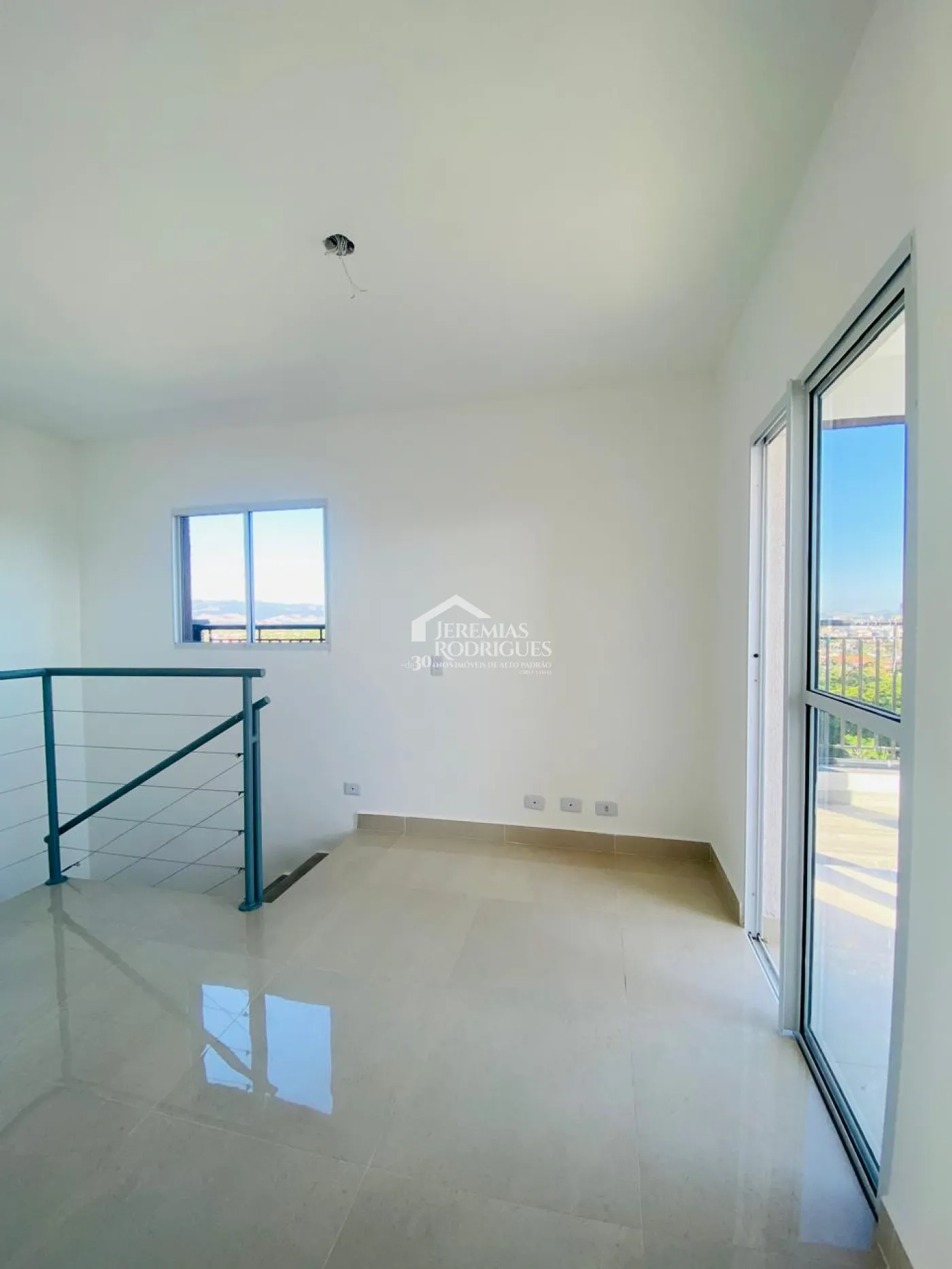 Apartamento à venda com 3 dormitórios, 122 m² no Condomínio Palmeira Real Village em Pindamonhangaba/SP.