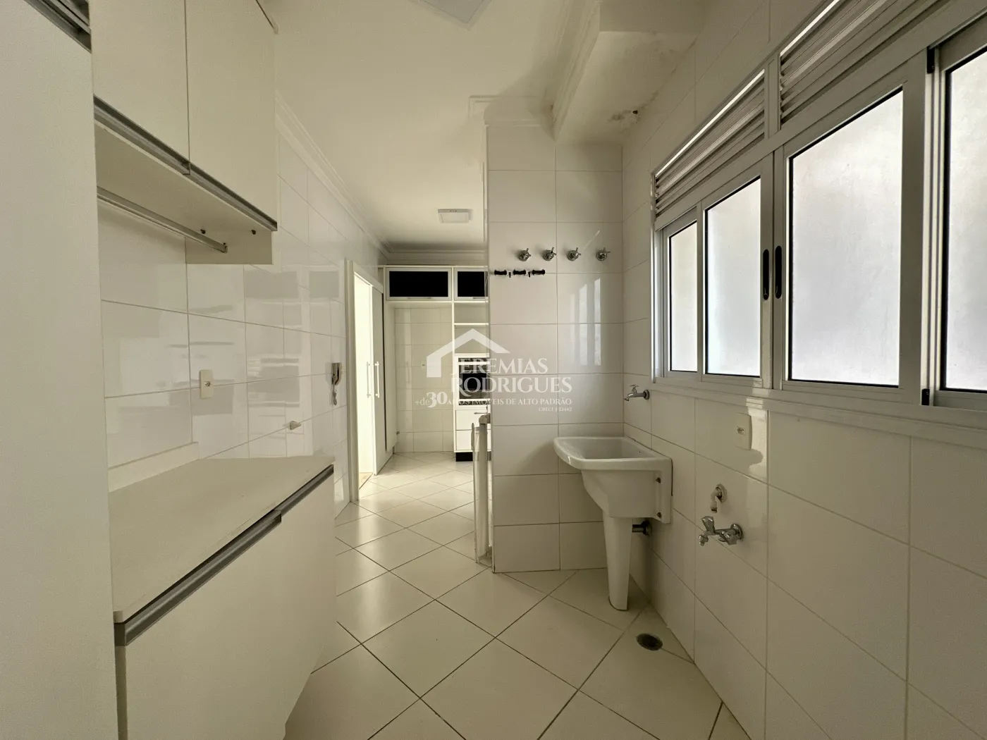 Apartamento com 3 suítes, 130 m² - Edifício Figueiras - Taubaté/SP