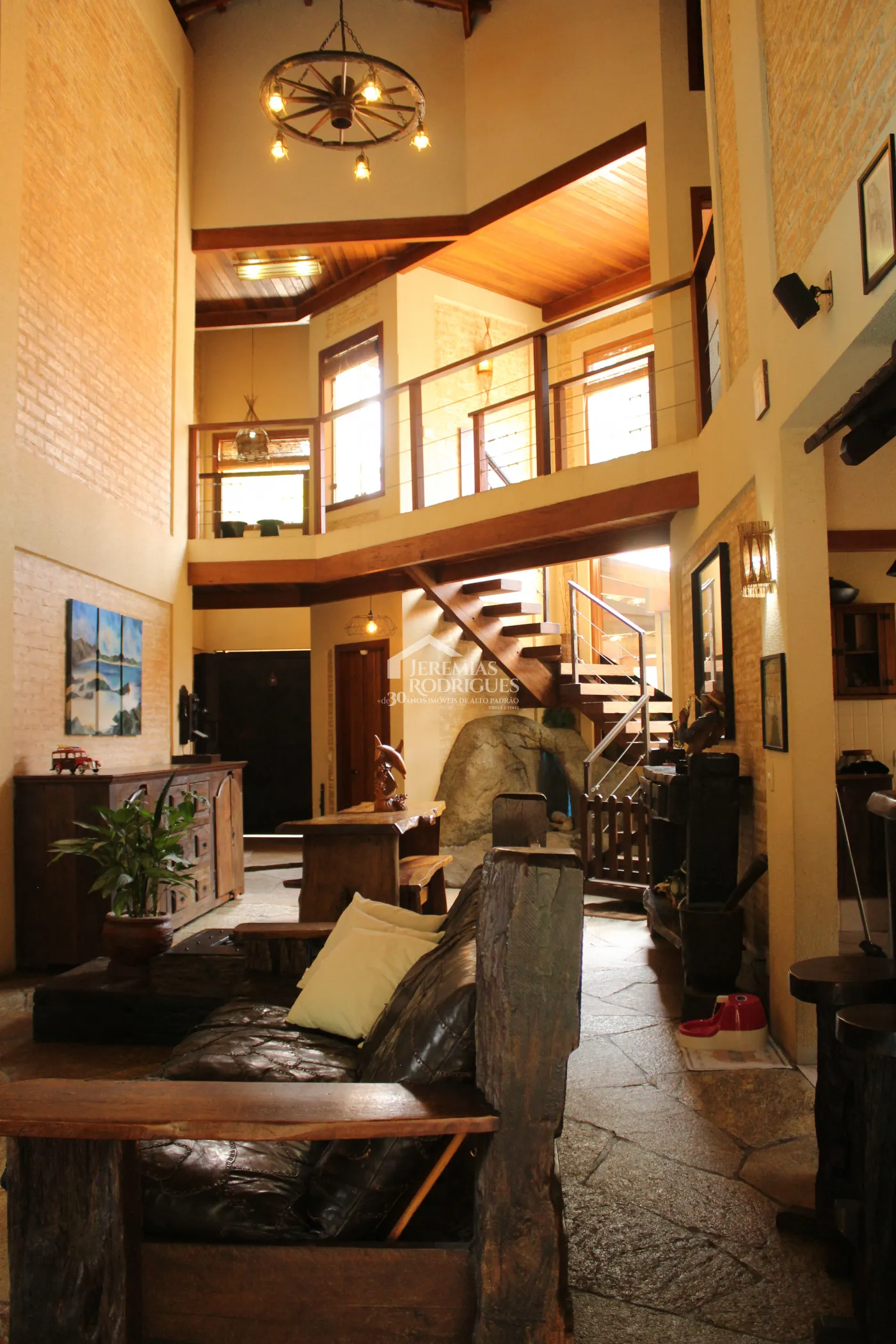 Casa para venda e locação com 5 dormitórios no Condomínio Taubaté Village em Taubaté/SP.