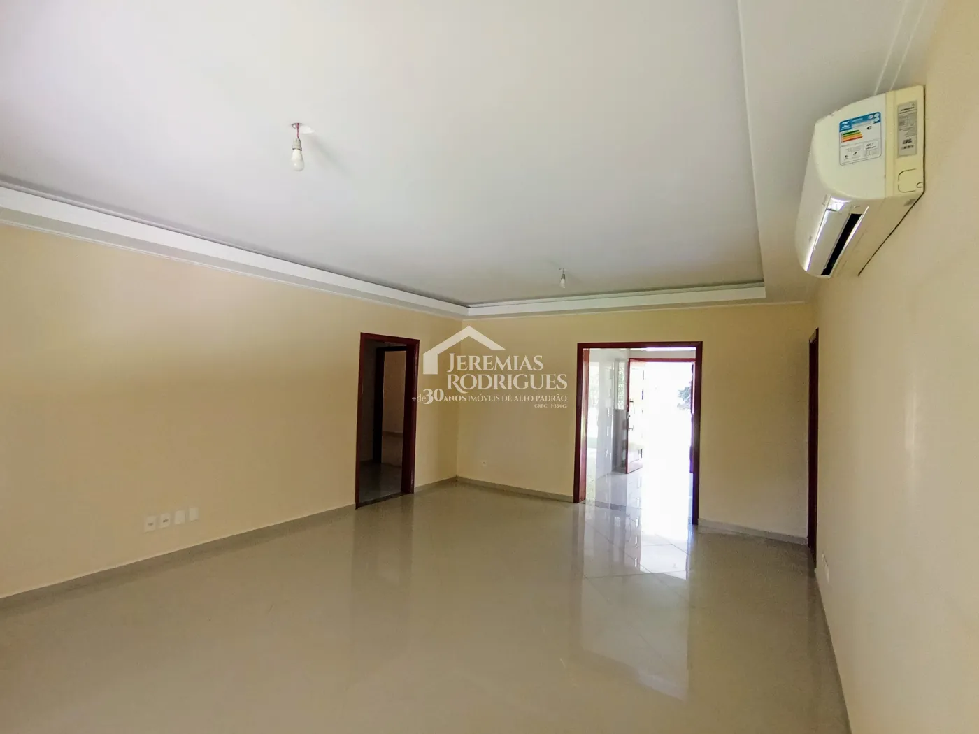 Chácara para locação com 4 dormitórios no bairro Jardim Carlota em Moreira Cesar/SP