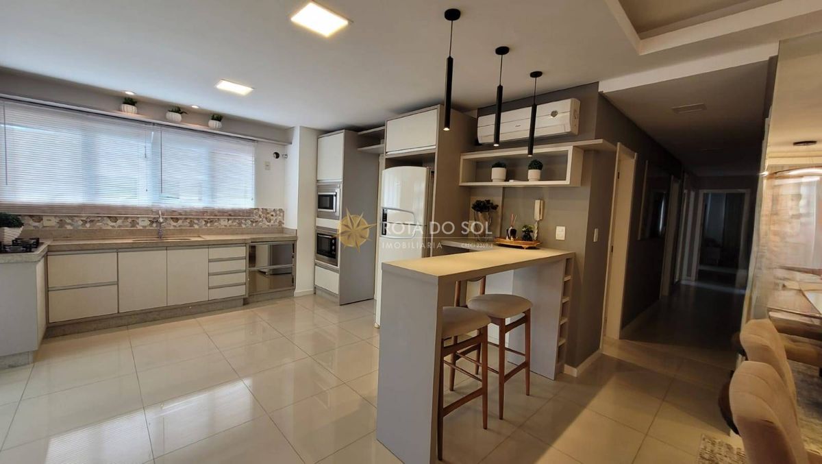 Kandinsky Apartamento 3 Suítes Meia Praia Itapema SC