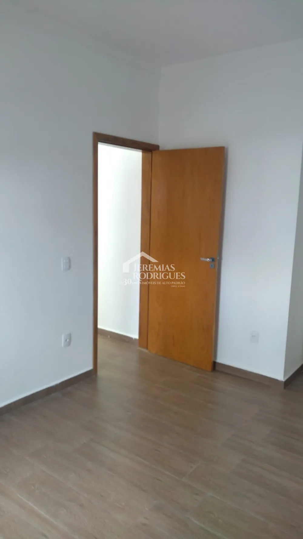 Casa à venda com 3 suítes - Condomínio Pérola do Vale - Tremembé/SP.