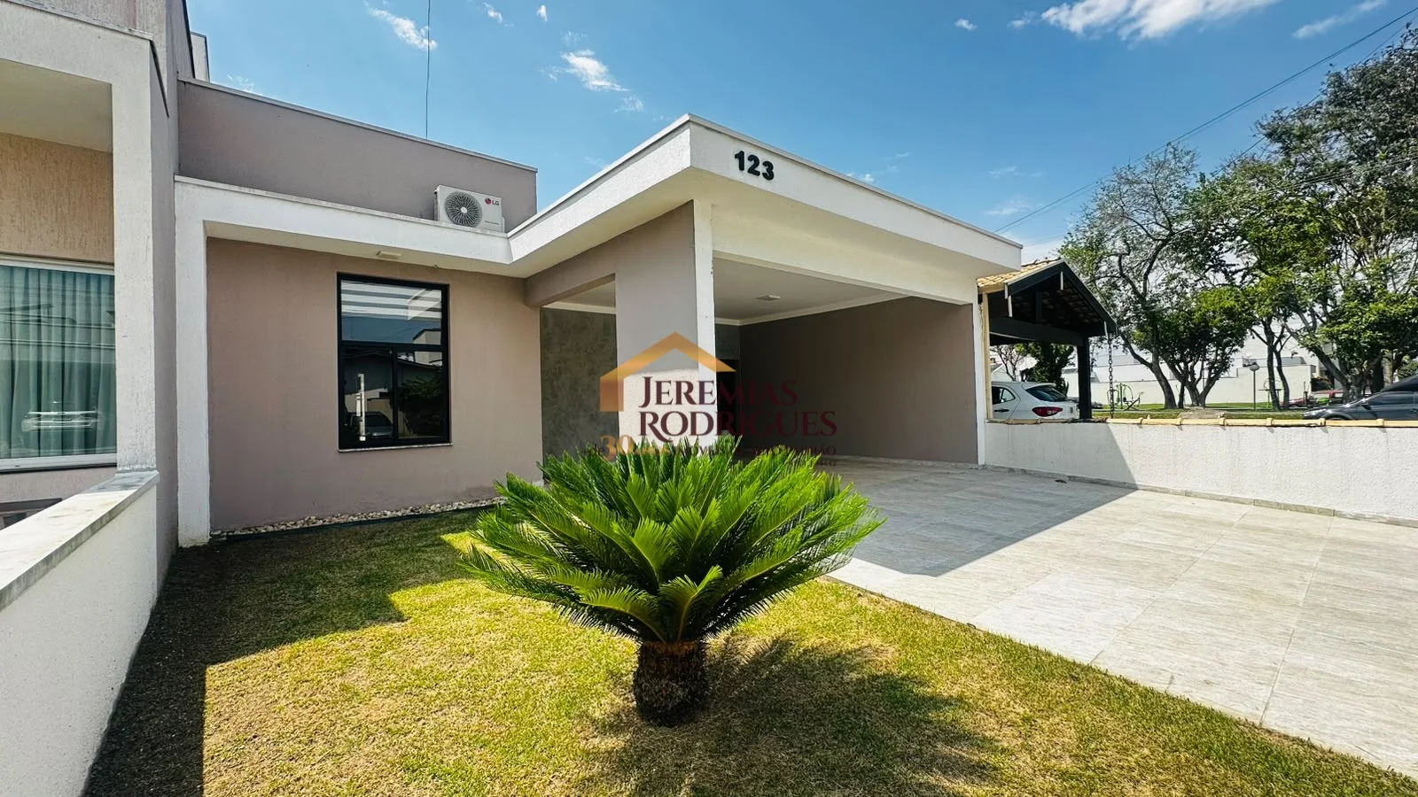Casa para venda e locação no Condomínio Village do Sol em Pindamonhangaba/SP.  — foto 1