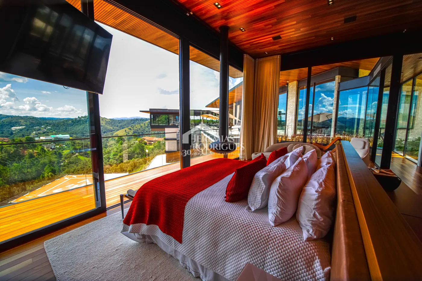 Mansão à venda com 11 suítes no Condomínio Gran Ville em Campos do Jordão/SP.