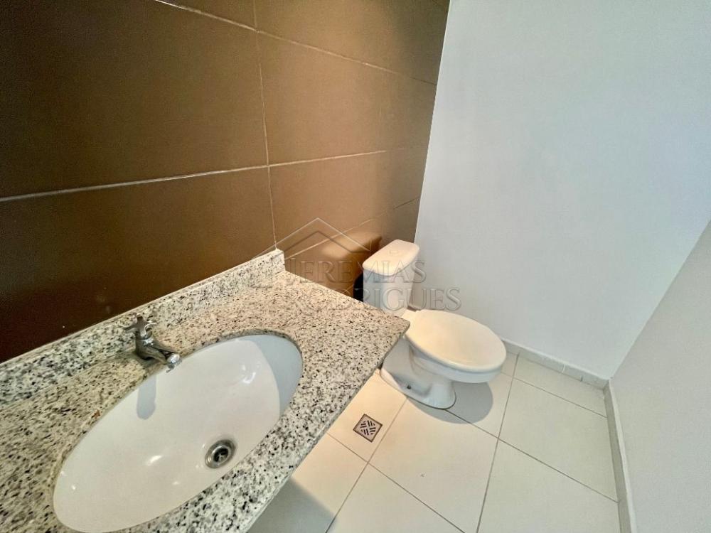 Comercial comercial para locação no Centro em Taubaté/SP.