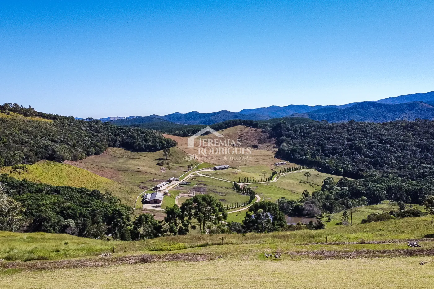 Fazenda com 2.904.000 m² - Sapucaí-Mirim - MG