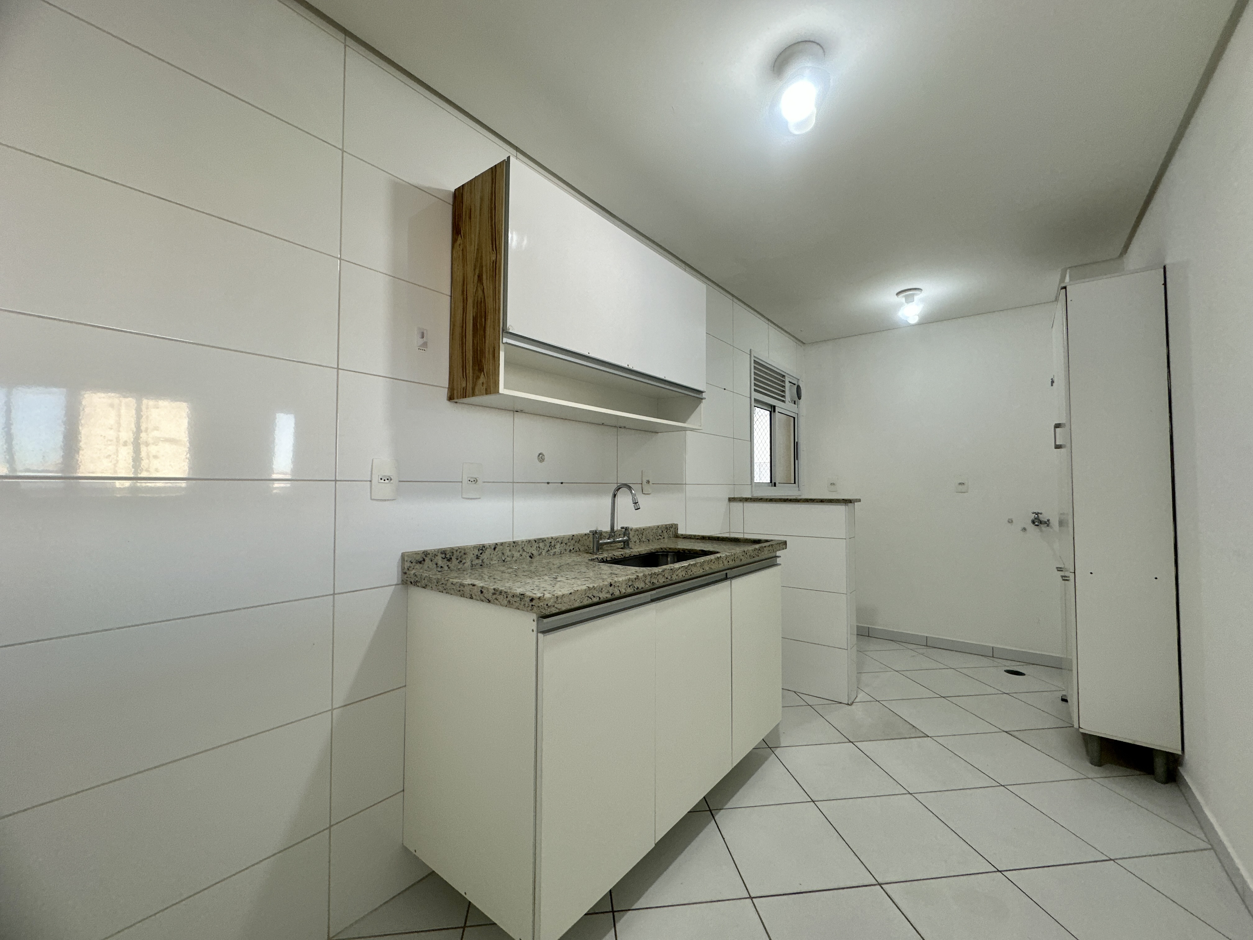 Apartamento para locação com 2 dormitórios, 75 m² no Edifício Camburi em Taubaté/SP