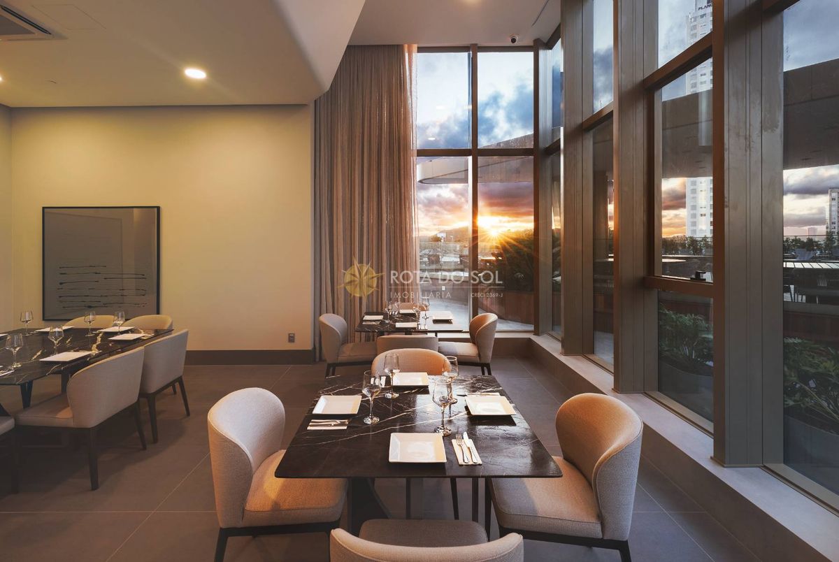 Yachthouse Apartamento Alto Padrão 4 Suítes no Centro de Balneário Camboriú SC