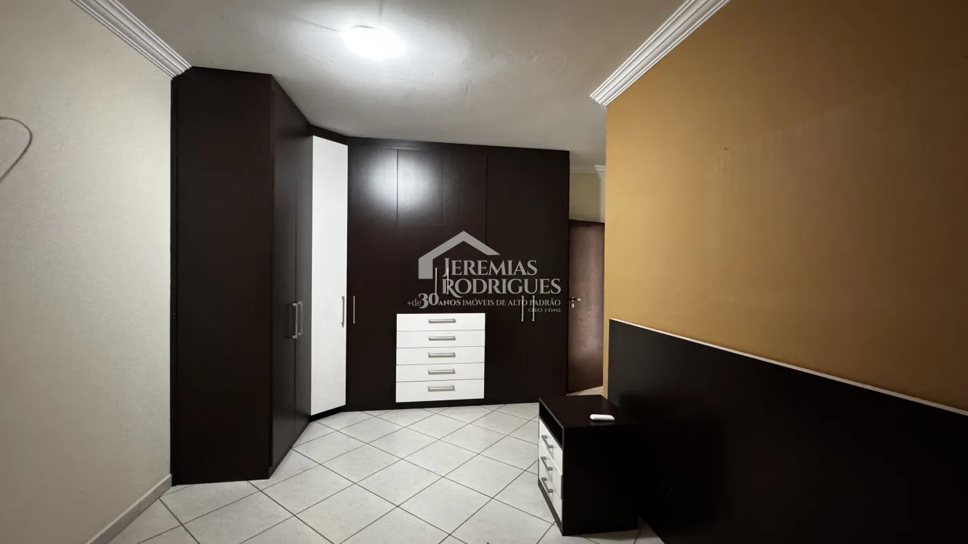 Casa para venda e locação com 4 dormitórios no Condomínio Colonial Village I em Pindamonhangaba/SP