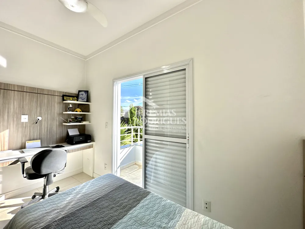 Casa mobiliada para locação no Condomínio Campos do Conde I em Tremembé/SP. 