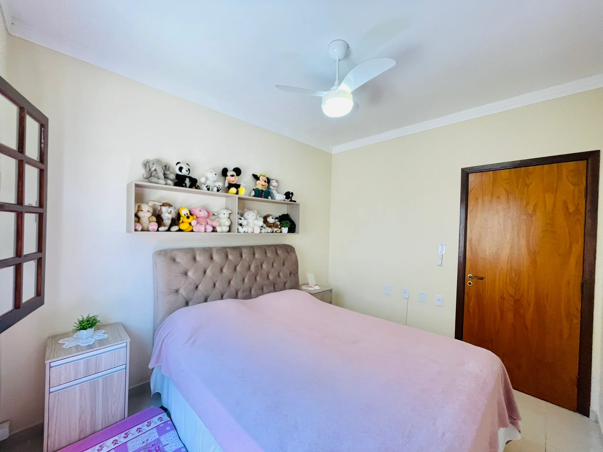 Casa à venda com 5 dormitórios no bairro Esplanada Independência em Taubaté/SP. 