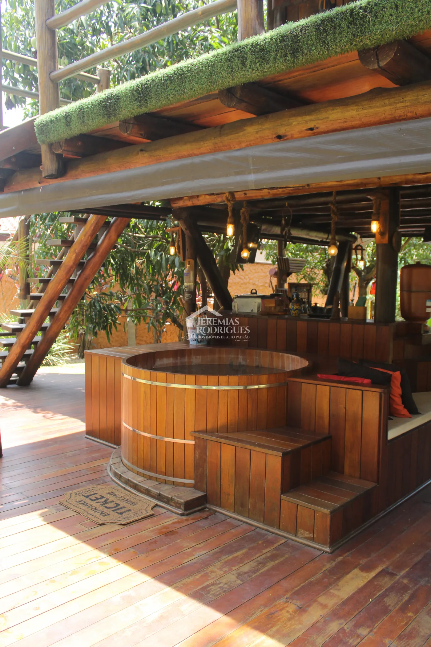 Casa para venda e locação com 5 dormitórios no Condomínio Taubaté Village em Taubaté/SP.