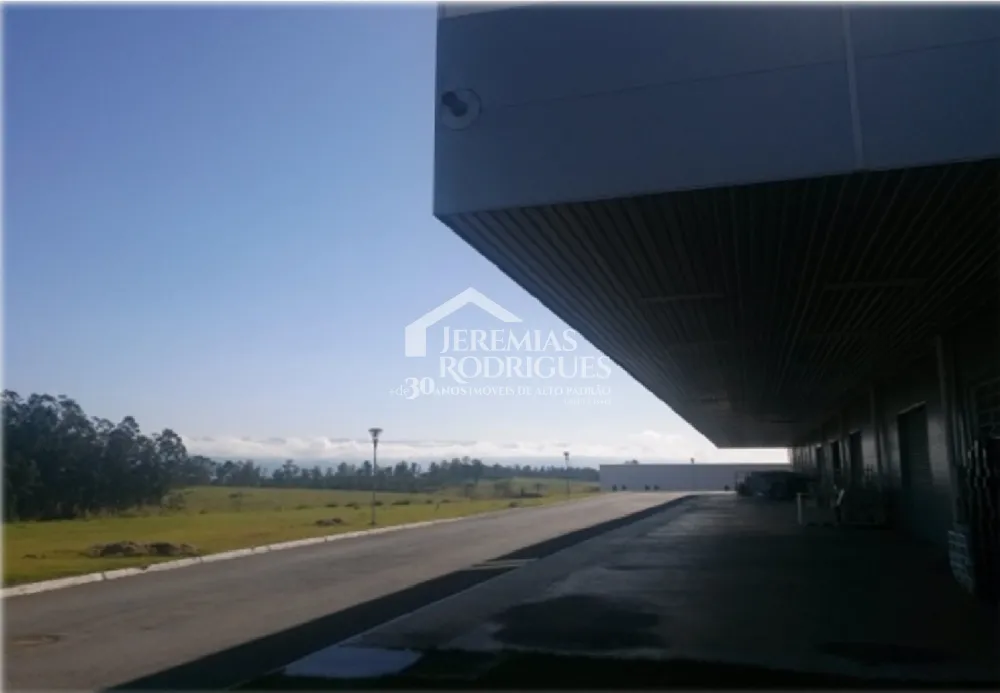 Excelente galpão padrão AA climatizado e com piso antiestático