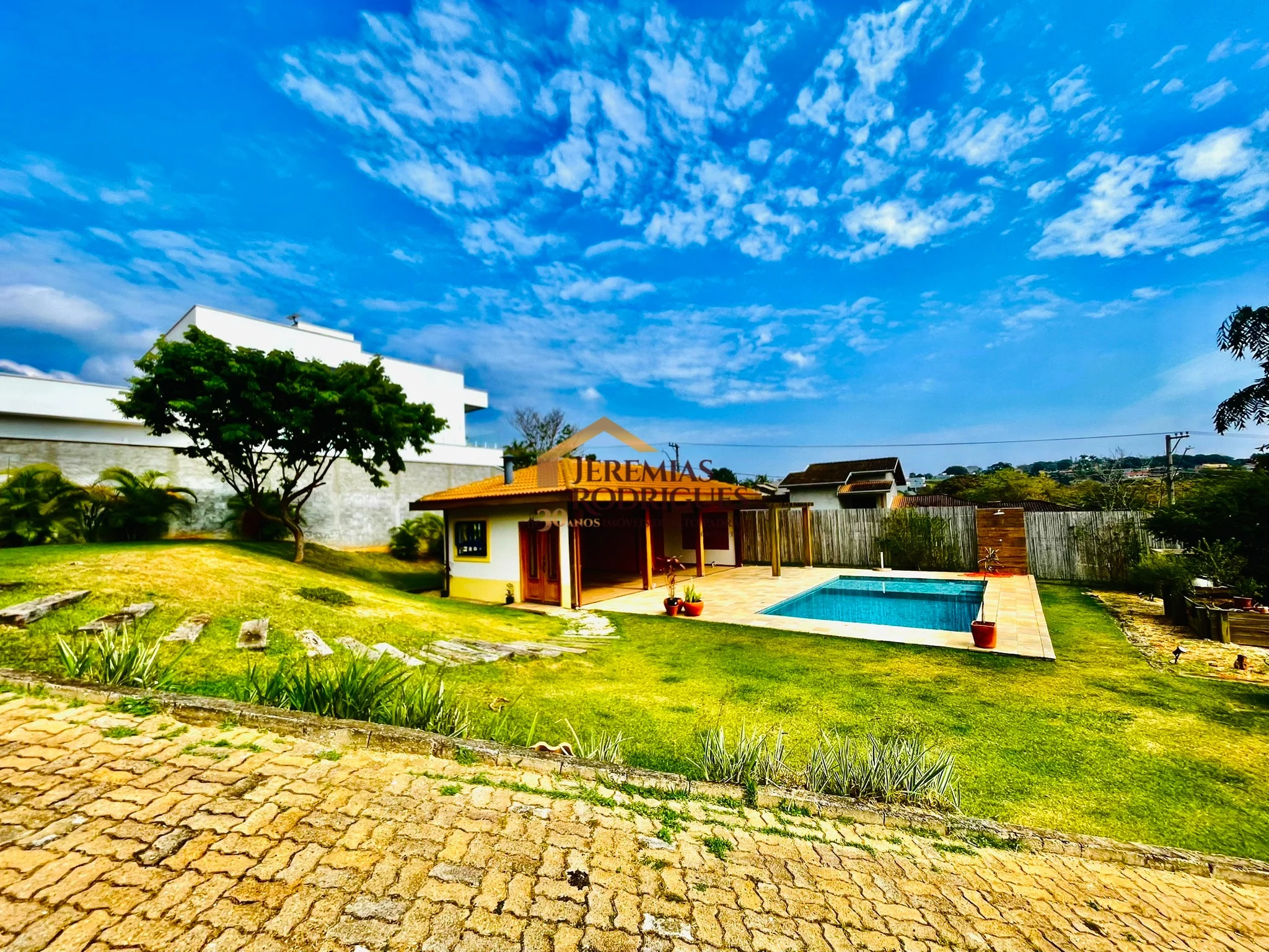 Casa à venda no  Residencial Reserva Altos do Cataguá em Taubaté/SP.