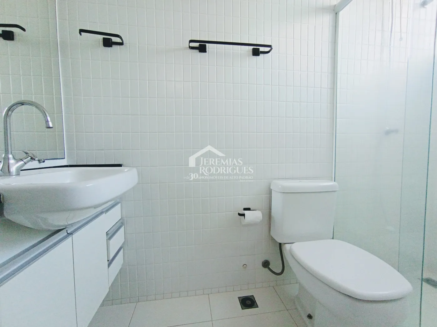 Apartamento duplex à venda com 3 dormitórios no Edifício Residencial Jabuticabeiras em Taubaté/SP