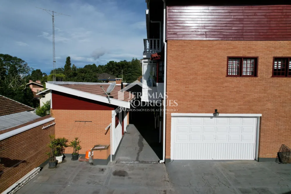 Casa com 4 suítes, 350 m² -  Vila Francalanza - Campos do Jordão/SP.