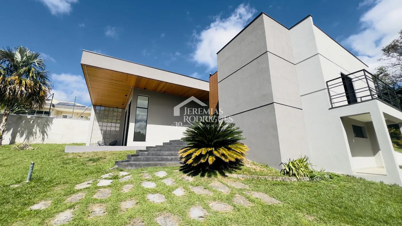 Casa à venda com 4 dormitórios no Condomínio Chácaras Cataguá em Taubaté/SP