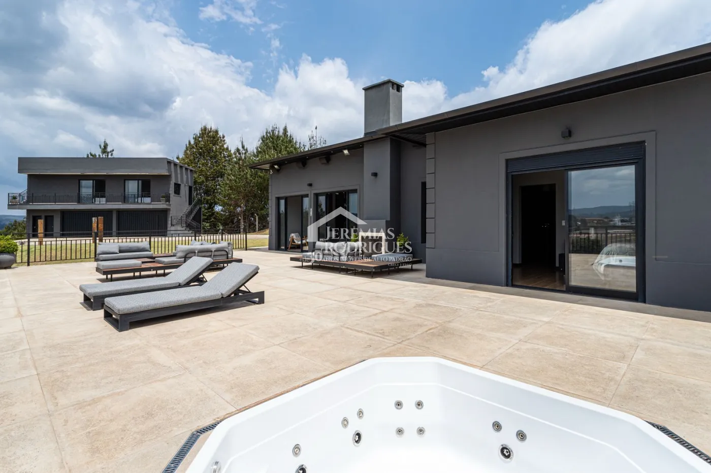 Casa para venda com 5 dormitórios no Residencial Estrelas da Mantiqueira em Campos do Jordão/SP